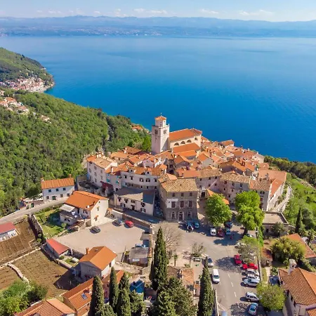 Branka-3 By Interhome Lägenhet Mošćenička Draga